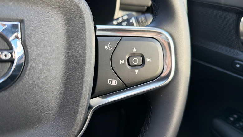 Volvo XC40 2.0 B3P Plus Dark 5dr Auto Petrol Estate